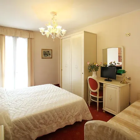 Szálloda Nice Hotel