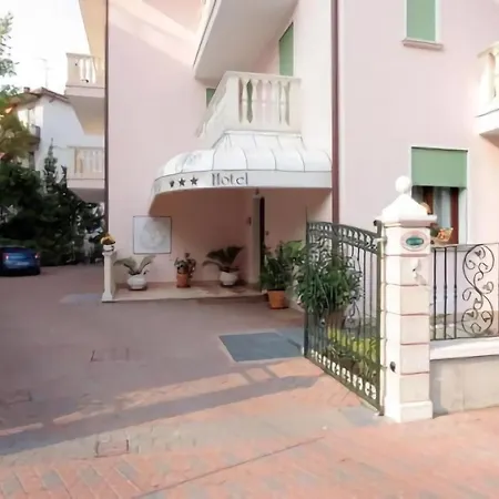 Nice Hotel Szálloda 3*
