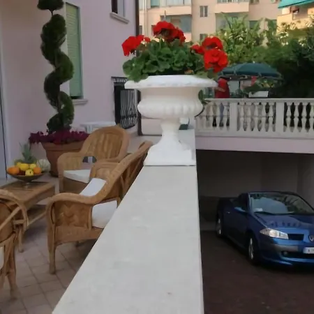 Nice Hotel Szálloda 3*