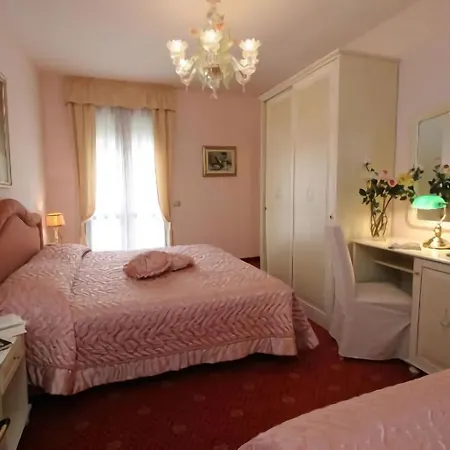 Nice Hotel Szálloda